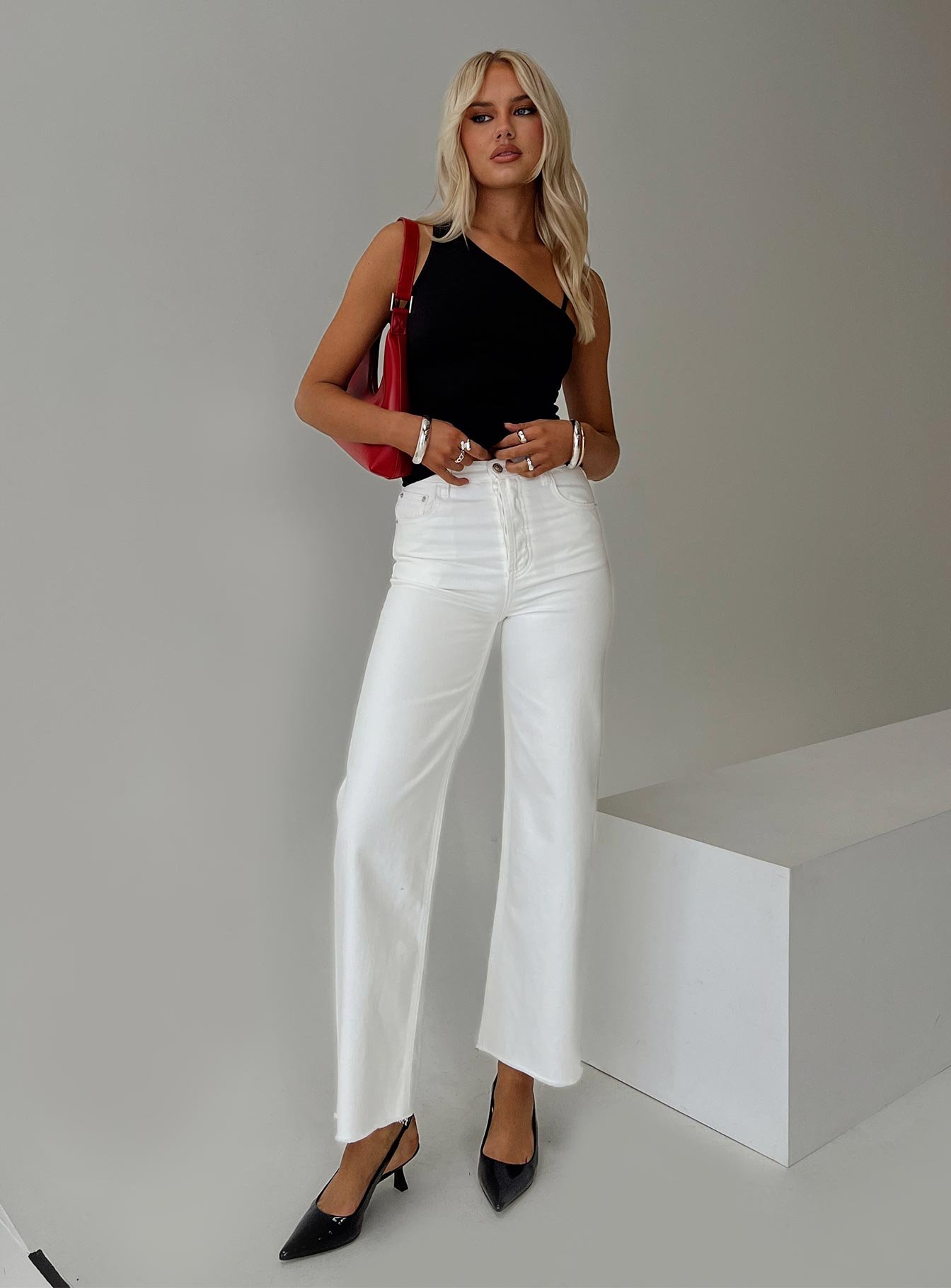 0-modelinfo-elly-us2_459c1e7a-ea34-49a3-9894-436800b40149 Fawcett High Rise Straight Leg Jeans White - Image 1