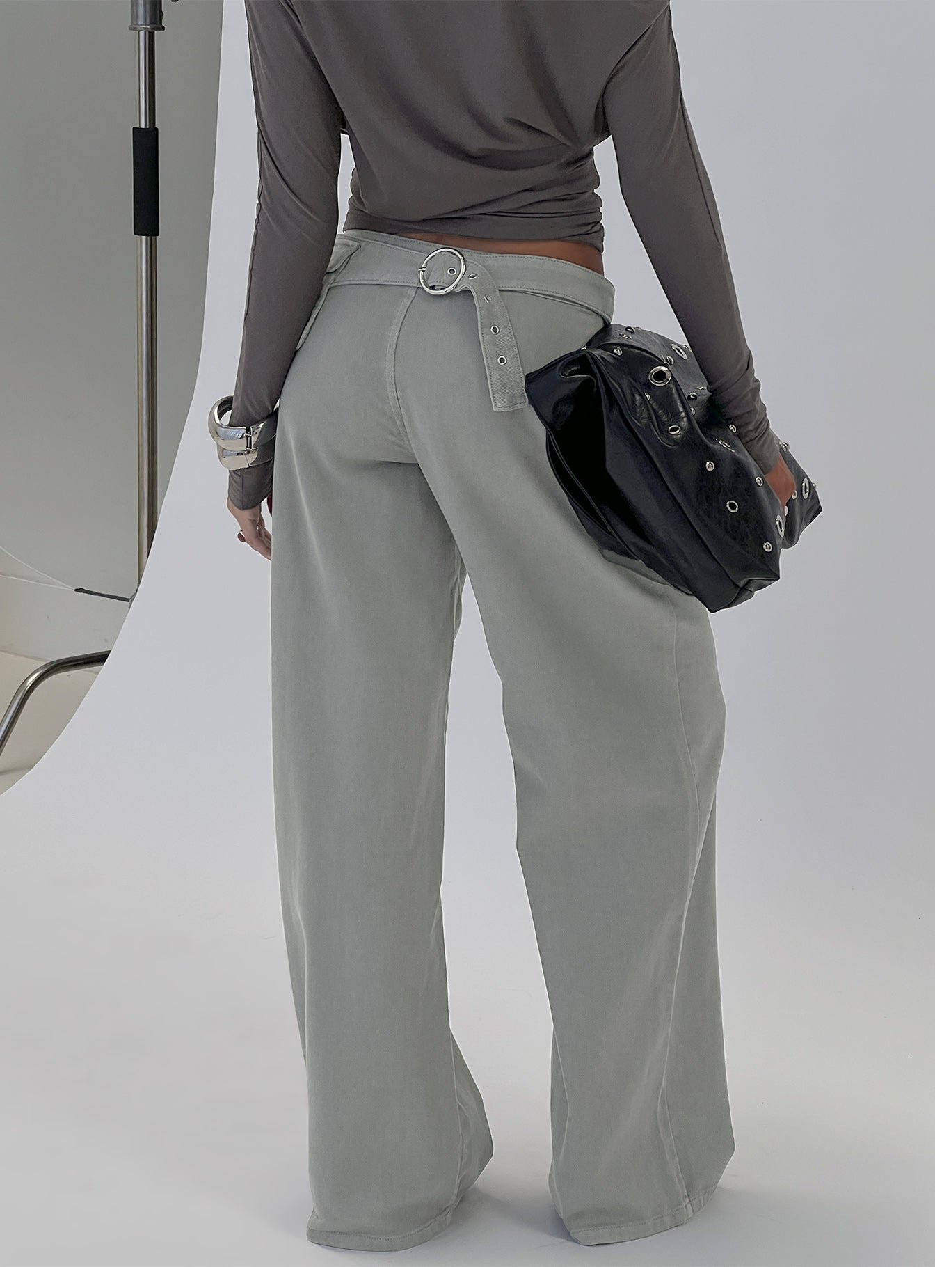 0-modelinfo-kiana-us2_d9c1737c-bcd4-4bea-b397-c96dac070277 Incognito Low Rise Wide Leg Cargo Jeans Grey - Image 1