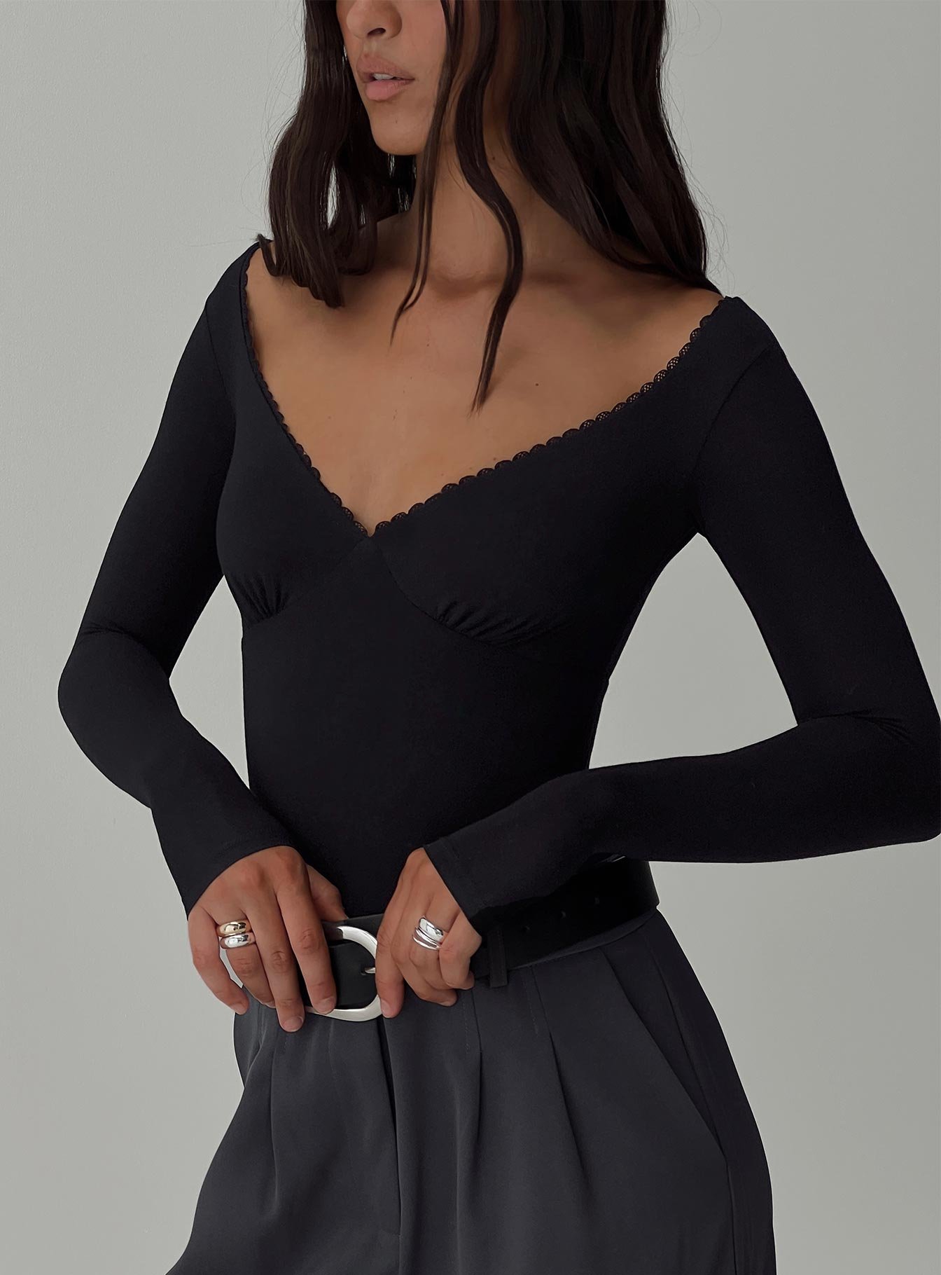 0-modelinfo-roberta-us2_ad66fe4e-3bfd-4012-b4eb-0bb424421662 Loveydove Bodysuit Black - Image 1