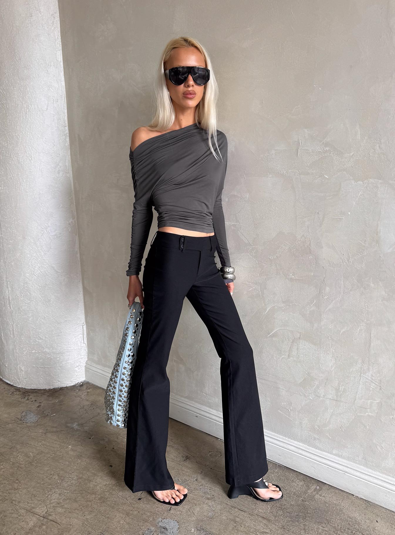 0-modelinfo-sasha-us2_f4f8fa5e-9d7e-400d-be9c-dcc03db0d579 Kinkirk Flared Pants Black Petite - Image 1