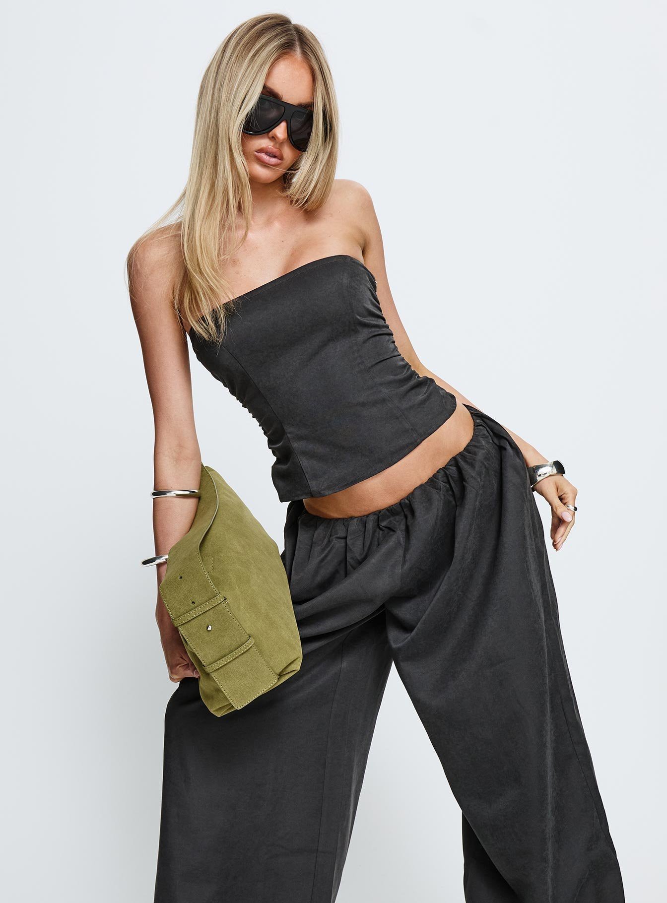 0-modelinfo-summer-us2_ac48fab2-67fe-4302-8850-aa04cd1f3acc-1 Odara Strapless Top Black - Image 1