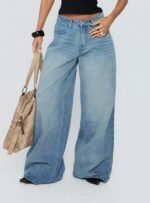 Naylor Mid Rise Wide Leg Jeans Light Blue Wash - Image 2