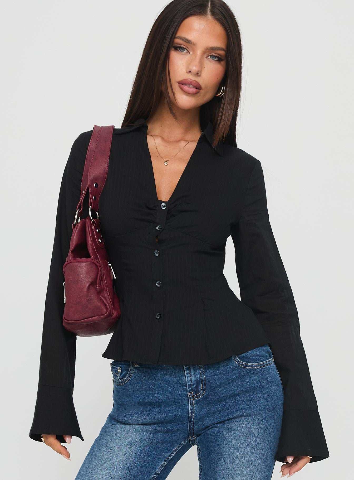 1-modelinfo-crystal-us2_e8b07019-6b46-4545-8405-af0f351ede9b Elowenn Long Sleeve Top Black - Image 1