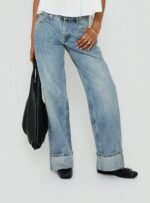 Serenitia Mid Rise Relaxed Cuff Jeans Light Vintage Wash - Image 2