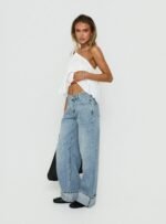 Serenitia Mid Rise Relaxed Cuff Jeans Light Vintage Wash - Image 4