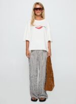 Stay Spicy Graphic Top White - Image 7